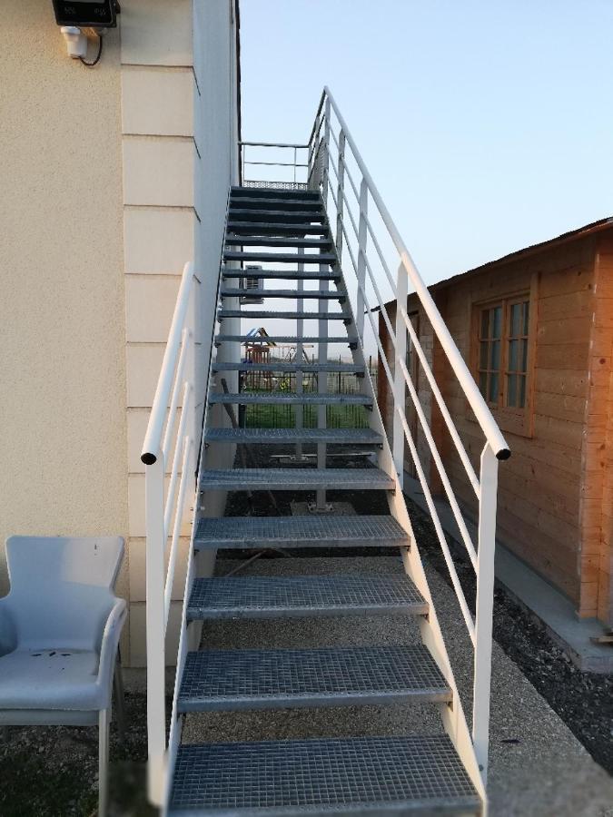 Bed and Breakfast Les Fermiers Giremoutiers Экстерьер фото