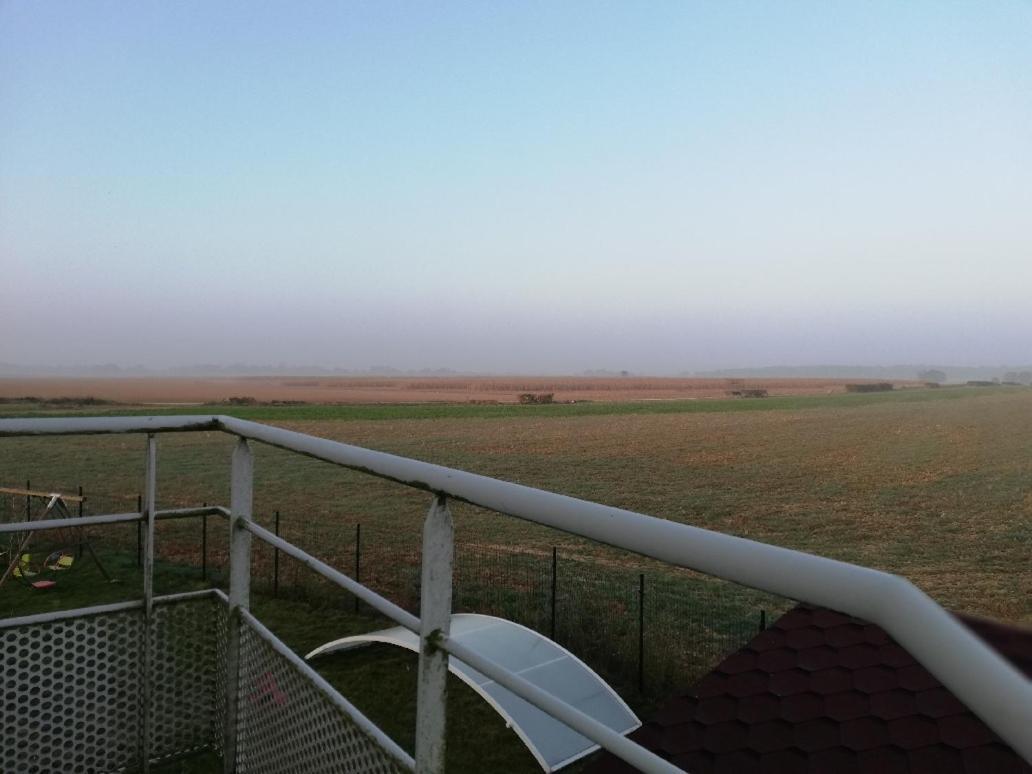 Bed and Breakfast Les Fermiers Giremoutiers Экстерьер фото